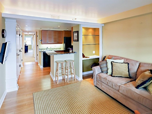 37 Hiawassee Condo Unit E302 image 1